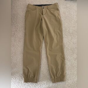 Women’s alpine design khaki lightweight Pants size 6.